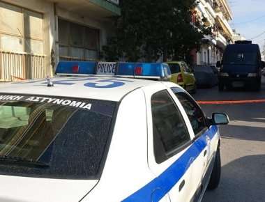 Τι λένε οι γείτονες για την οικογένεια στο Περιστέρι και το άγριο φονικό